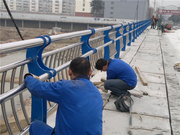 阳泉不锈钢河道护栏的特性及其在城市景观中的应用